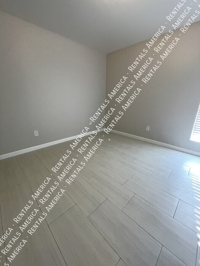 Building Photo - 3131 W Cochise Dr
