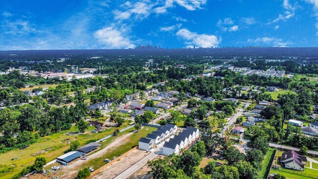 Building Photo - 6506 Old Olive Tree Dr