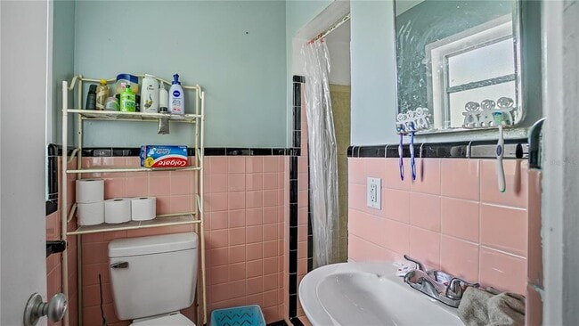 Building Photo - 5518 Riviera Dr