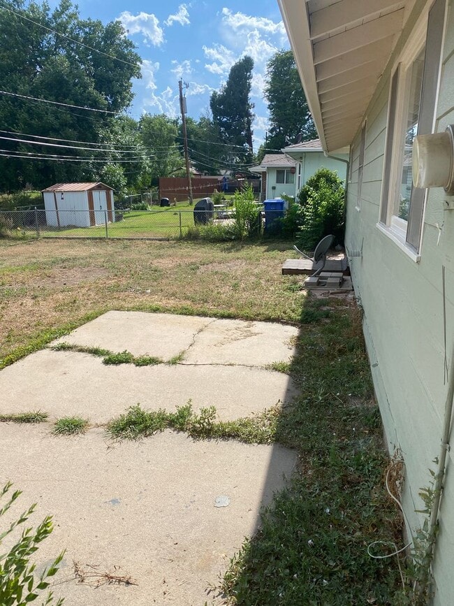 Building Photo - 3 Bedroom, 1 Bath Ranch Home in Northwest ...