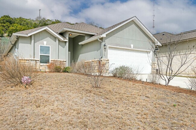 Building Photo - Kerrville, TX!  Country Charm with Modern Flair.