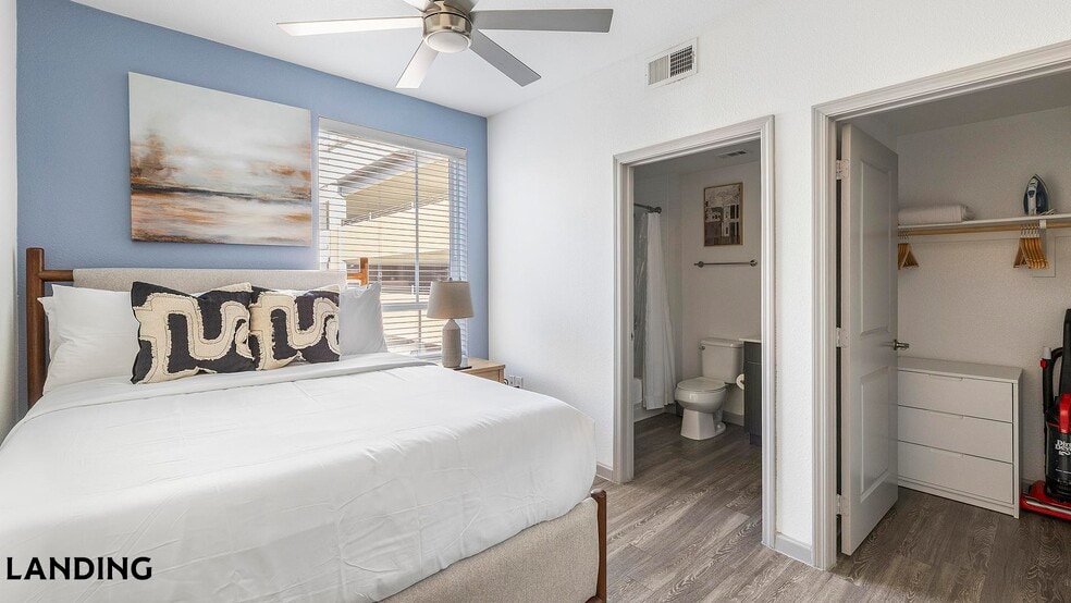 Building Photo - 1001 S Center St