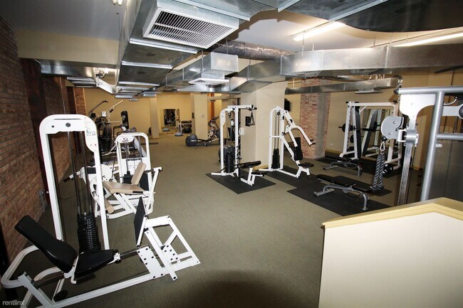 Building Photo - 2 br, 2 bath Condo - 521 W Superior St Uni...