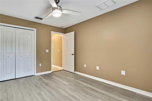 Building Photo - 12320 Papercraft Ave
