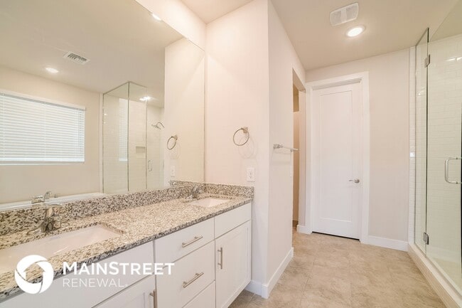 Building Photo - 8615 S 69th Ln