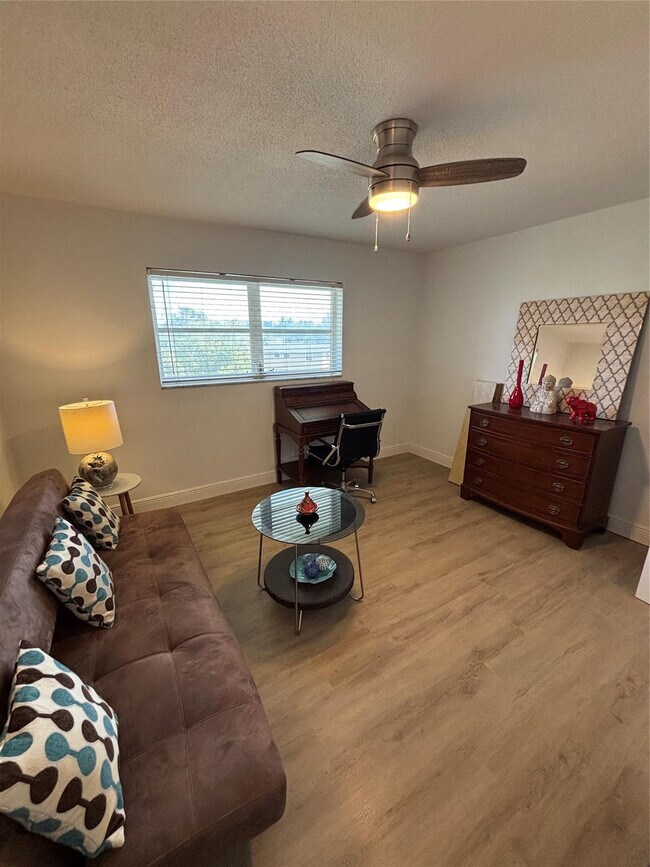 Building Photo - 4310 NW 12th Ct