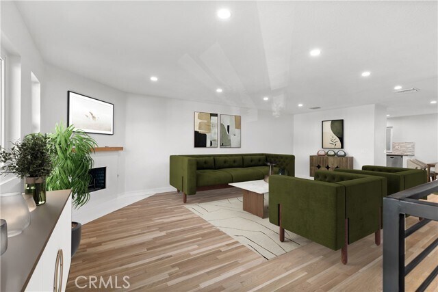 Building Photo - 552 Hahn Ave