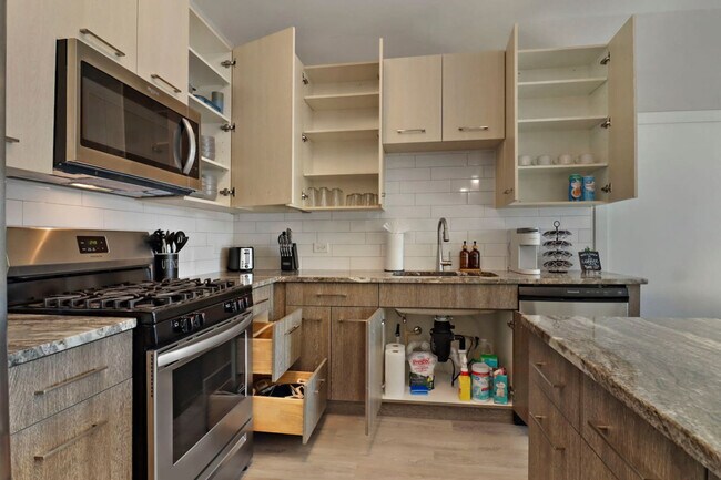 Building Photo - 28294 Ferry Rd