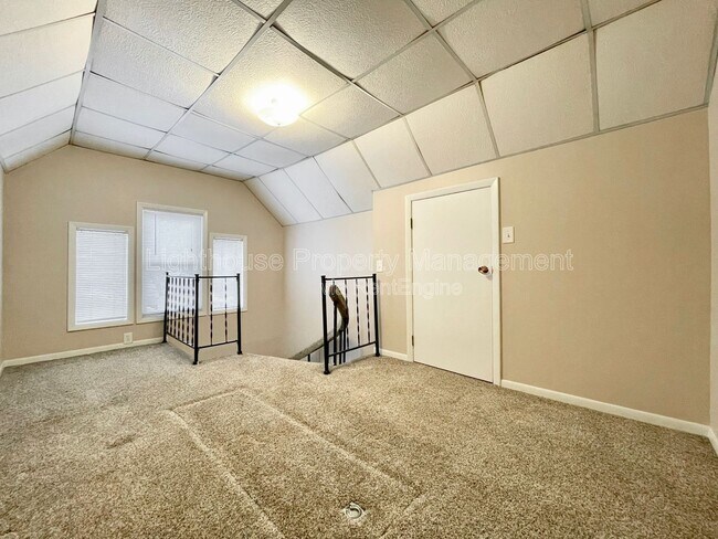 Building Photo - 3580 Marine St SW