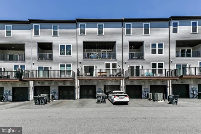 Building Photo - 13543 Sayward Blvd