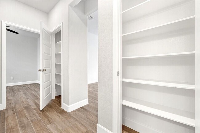 Building Photo - 2530 Alder Wood Ln