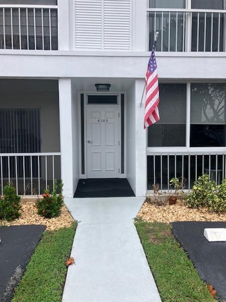 Building Photo - 6329 Bay Club Dr