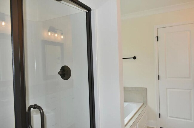 Building Photo - Rental in Ooltewah - 3 Bedrooms + Finished Basement