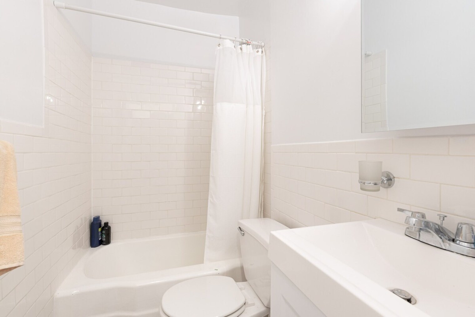 Building Photo - 233 Park Ave