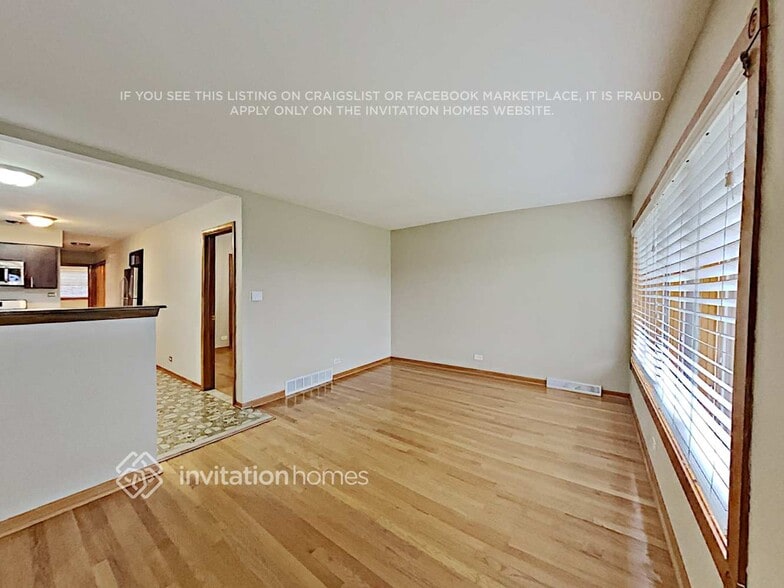 Building Photo - 6447 W 63rd Pl