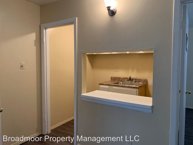 Building Photo - 1261 Peabody Ave