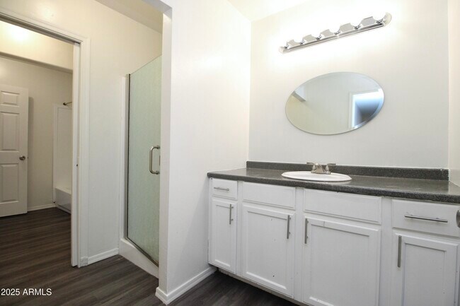 Building Photo - 1732 W Maricopa St