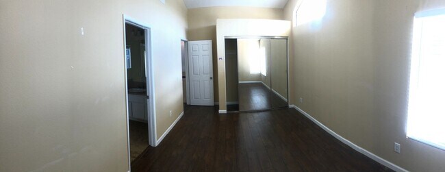 Building Photo - Beautiful 4 bedroom - 3 bathroom home in Corona