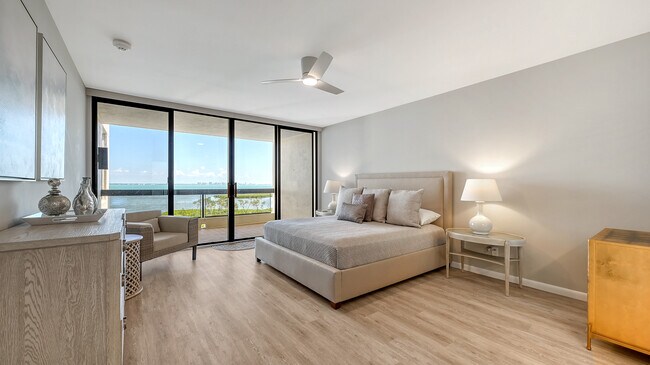 Building Photo - 2020 Harbourside Dr