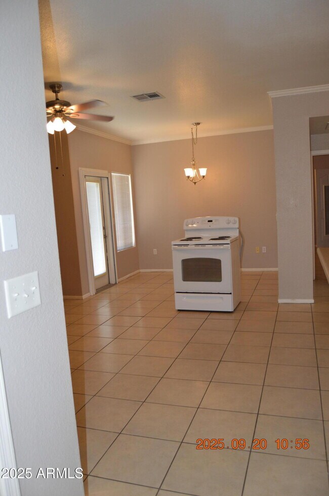 Building Photo - 16013 S Desert Foothills Pkwy