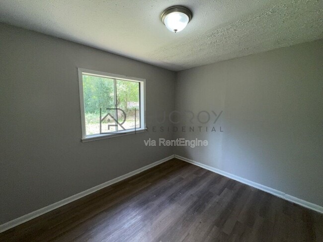 Building Photo - 3341 Suncrest Dr
