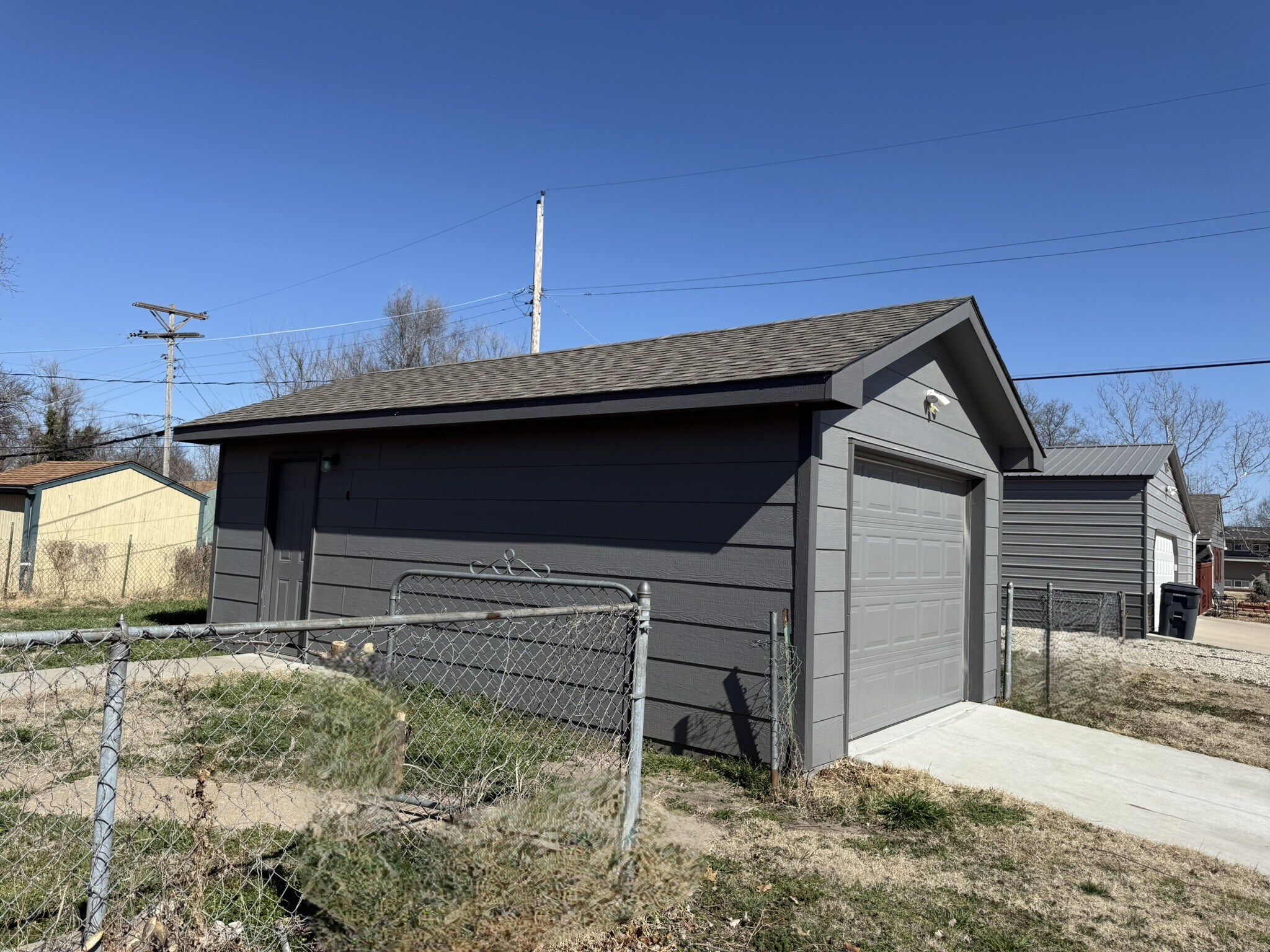 Building Photo - 2256 S Bonn St