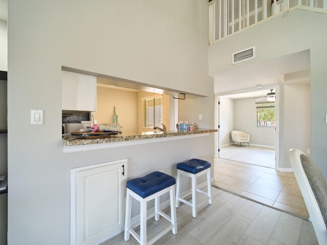 Building Photo - 13201 Glenmoor Dr