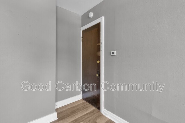 Building Photo - 328 Elmwood Ave