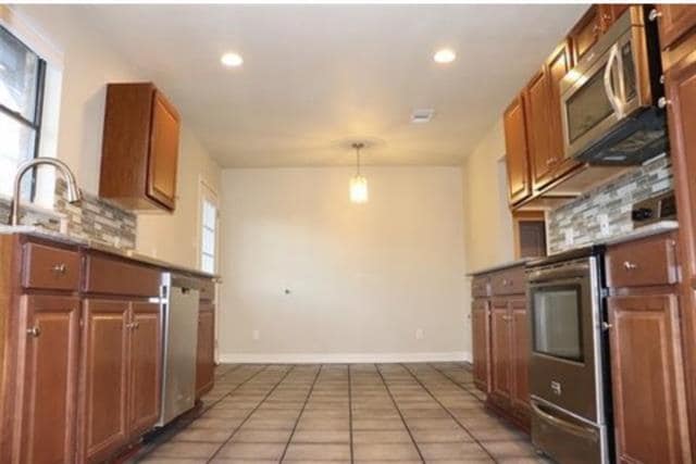 Building Photo - 13638 Pyramid Dr
