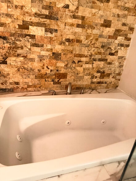 Building Photo - 3435 S Ammons St