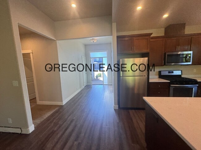 Building Photo - 3 Bedrooms | 2 Bathrooms | 1,800 Sq. Ft. |...
