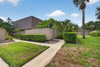 Building Photo - 518 5th Ct