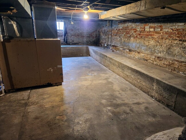 Building Photo - 1621 Willis Ave