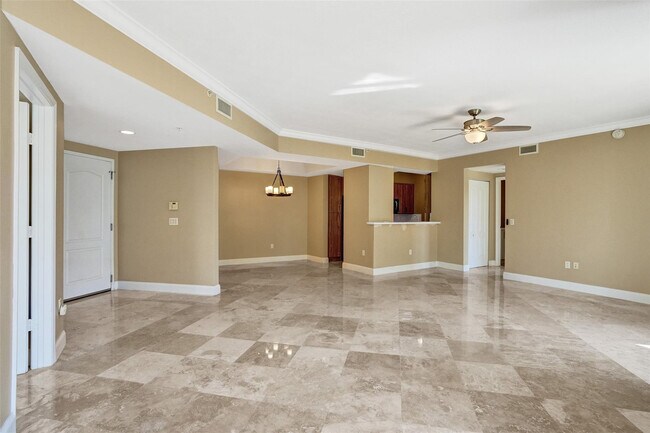 Building Photo - 101 S Ocean Dr