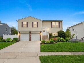 Building Photo - 8049 W Norwood Dr