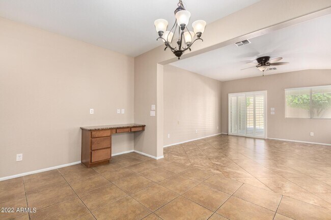 Building Photo - 17556 W Bloomfield Rd