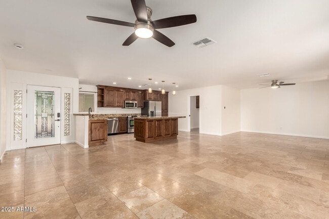 Building Photo - 5031 E Pershing Ave