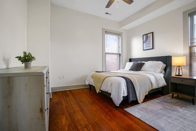 Building Photo - 1848 E 89th St