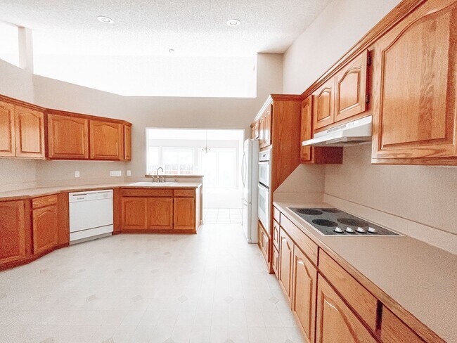 Building Photo - Introducing a stunning 3 bedroom, 2 bathroom home nestled in the serene surroundings of the East ...