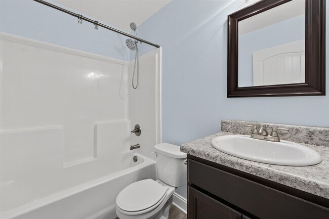 Building Photo - Pet Friendly Three Bedroom!