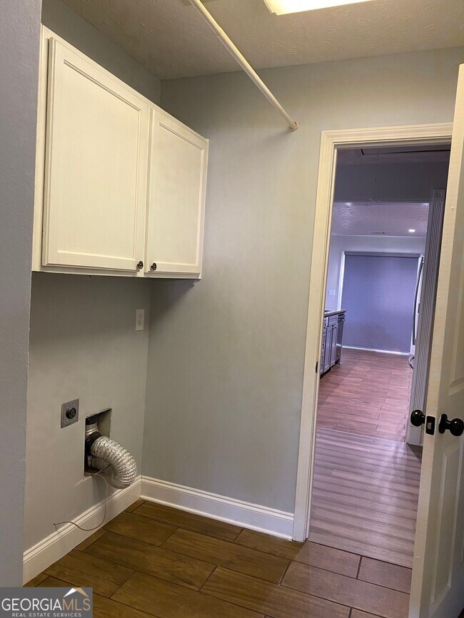 Building Photo - 900 Harbins View Dr