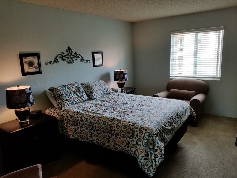 Building Photo - 276 Lake Havasu Ave