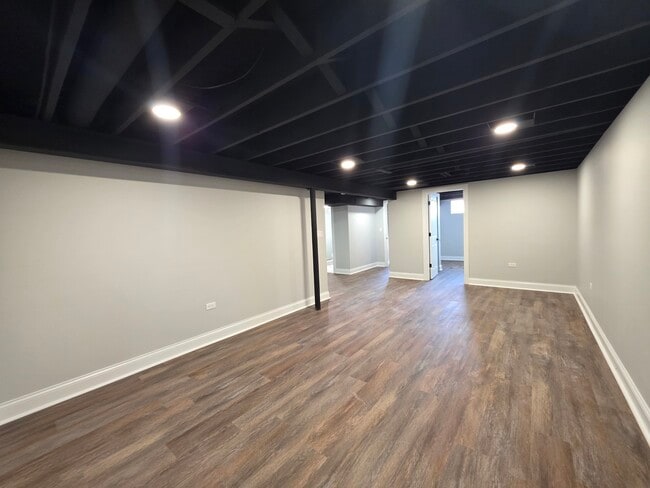 Building Photo - 407 Warner St