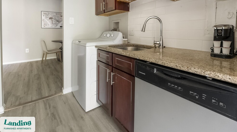 Building Photo - 6220 Springhill Dr