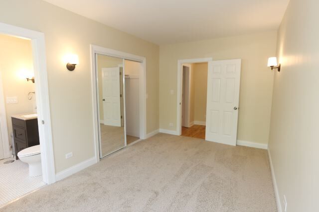 Building Photo - 525 W Cornelia Ave