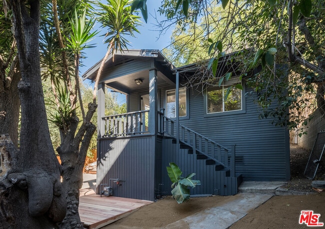 Primary Photo - 4013 Sunset Dr