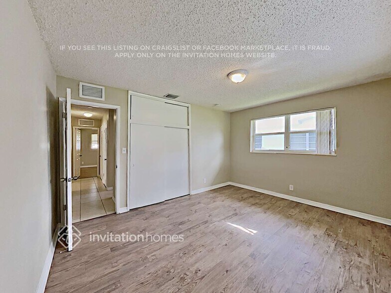 Building Photo - 1008 N Park Rd