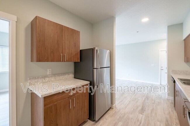 Building Photo - 13001 S Crompton Lane