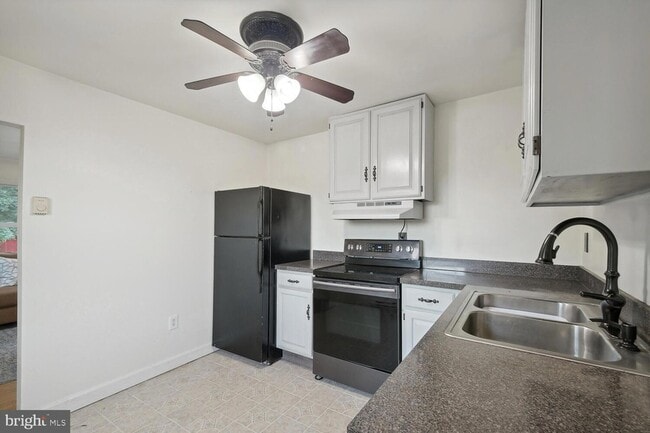 Building Photo - 18390 Silcott Springs Rd