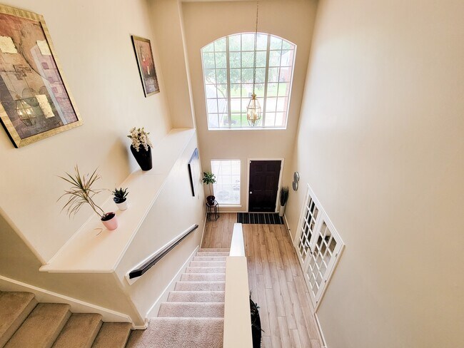 Building Photo - 17615 Forest Haven Trail